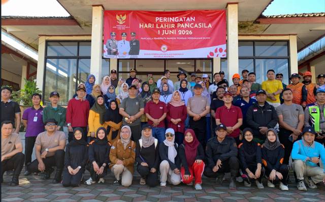 GERAKAN INDONESIA ASRI DI KECAMATAN KEJAJAR WUJUDKAN KEPEDULIAN LINGKUNGAN MELALUI REBOISASI DAN BANK SAMPAH